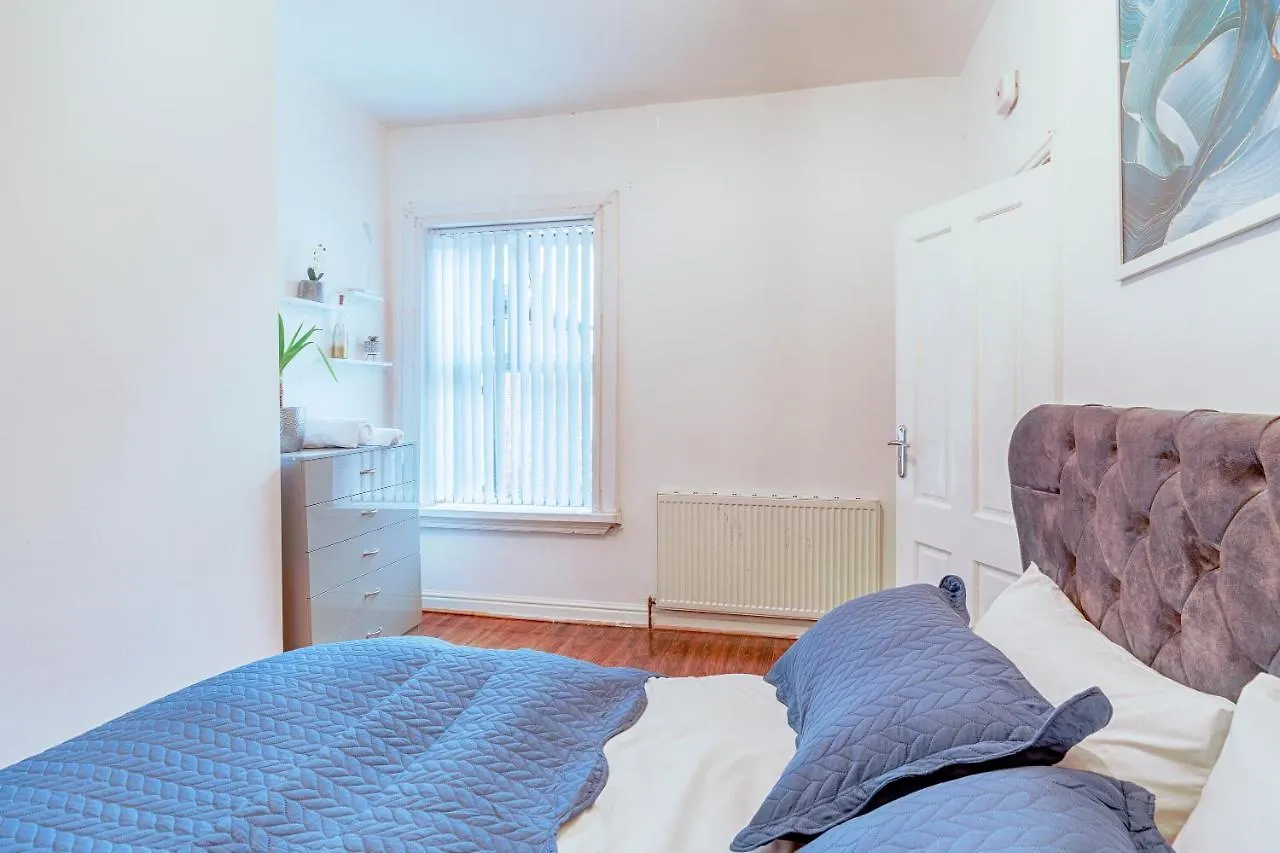 Luxury 4 Bed House With Jacuzzi, We Take Deposits Villa Birmingham 0*,  United Kingdom