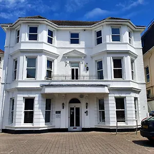 top-quality-two-bed-apartment-near-beach-front.bournemouth-hotels.org/